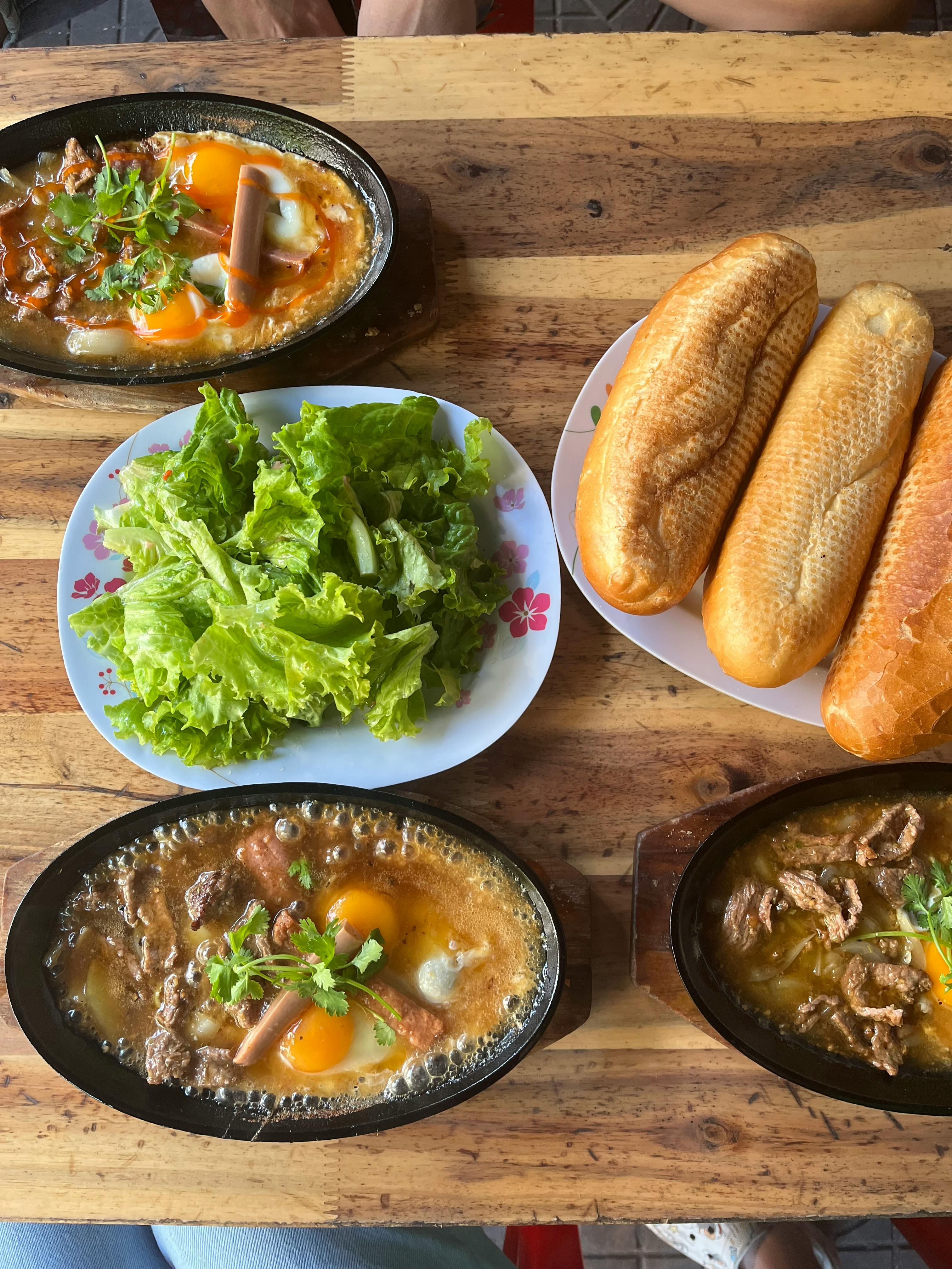 Bò Né (Vietnamese Sizzling Steak & Eggs)